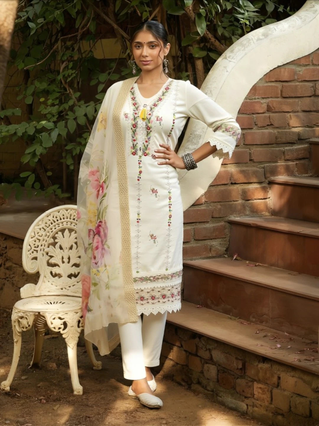 white floral embroidered kurta set(silk)