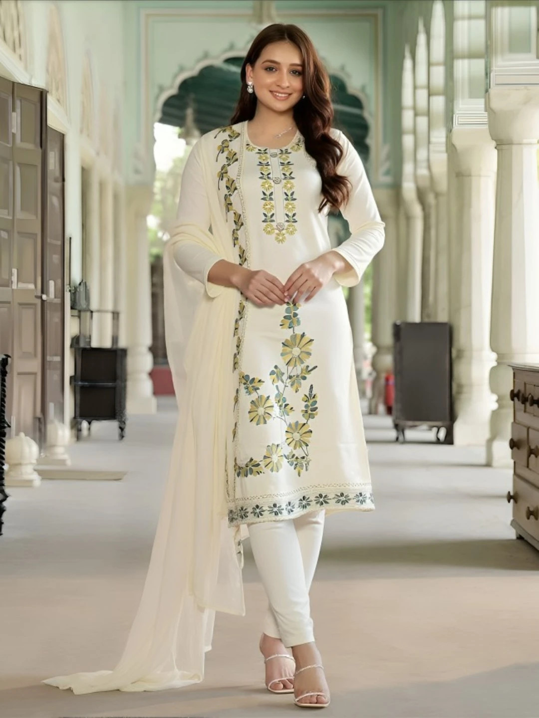 cream embroidered kurta set(silk)