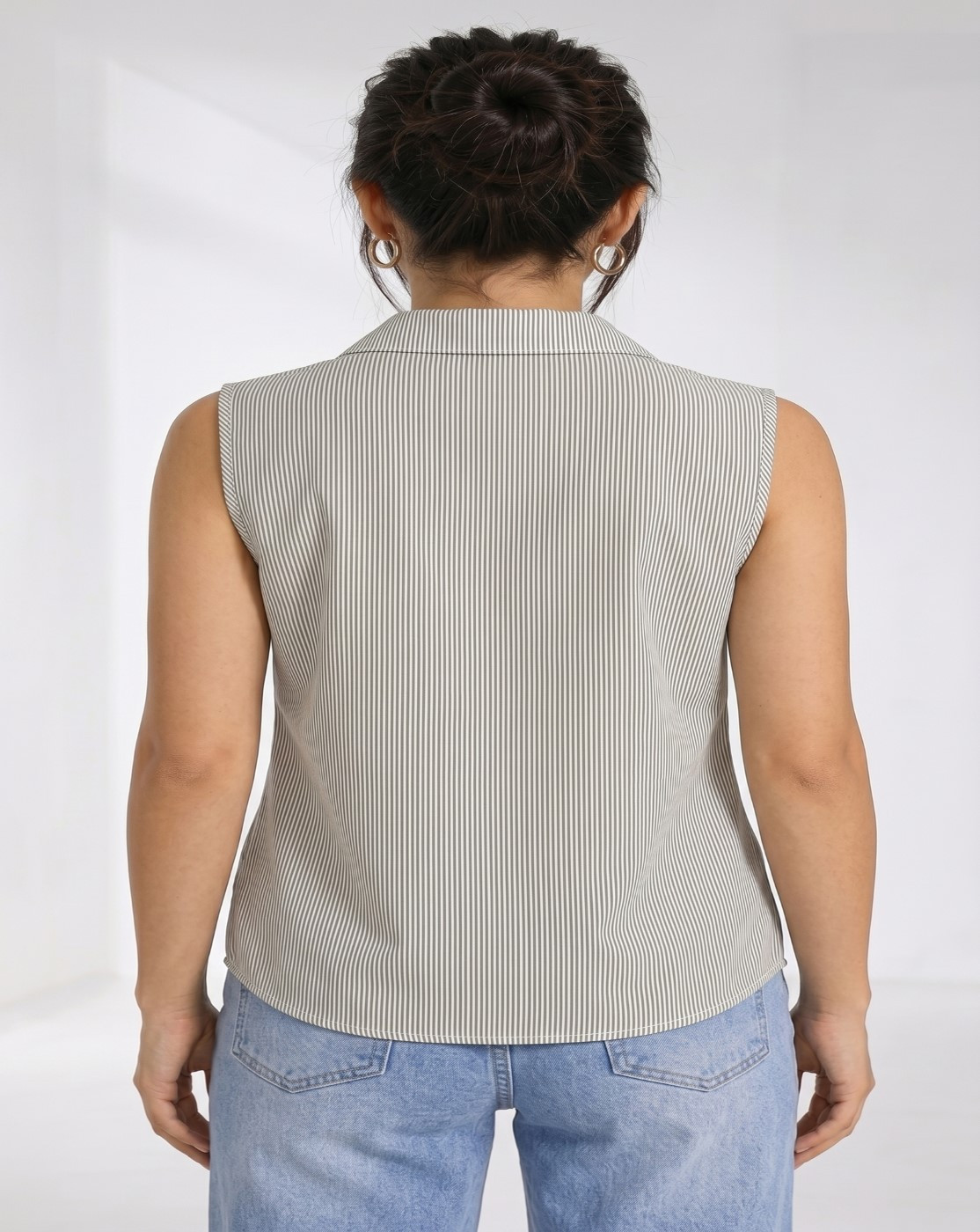 women sleeveless dubble pocket shirt (beige)