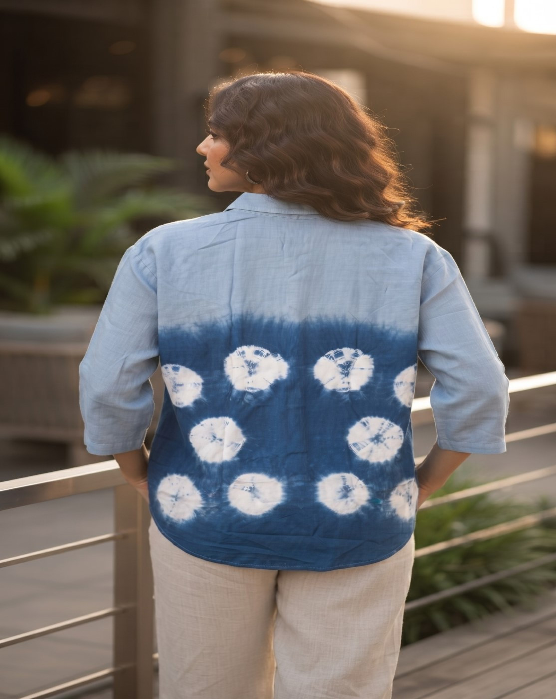 Women Tie Dye Shirt (blue)