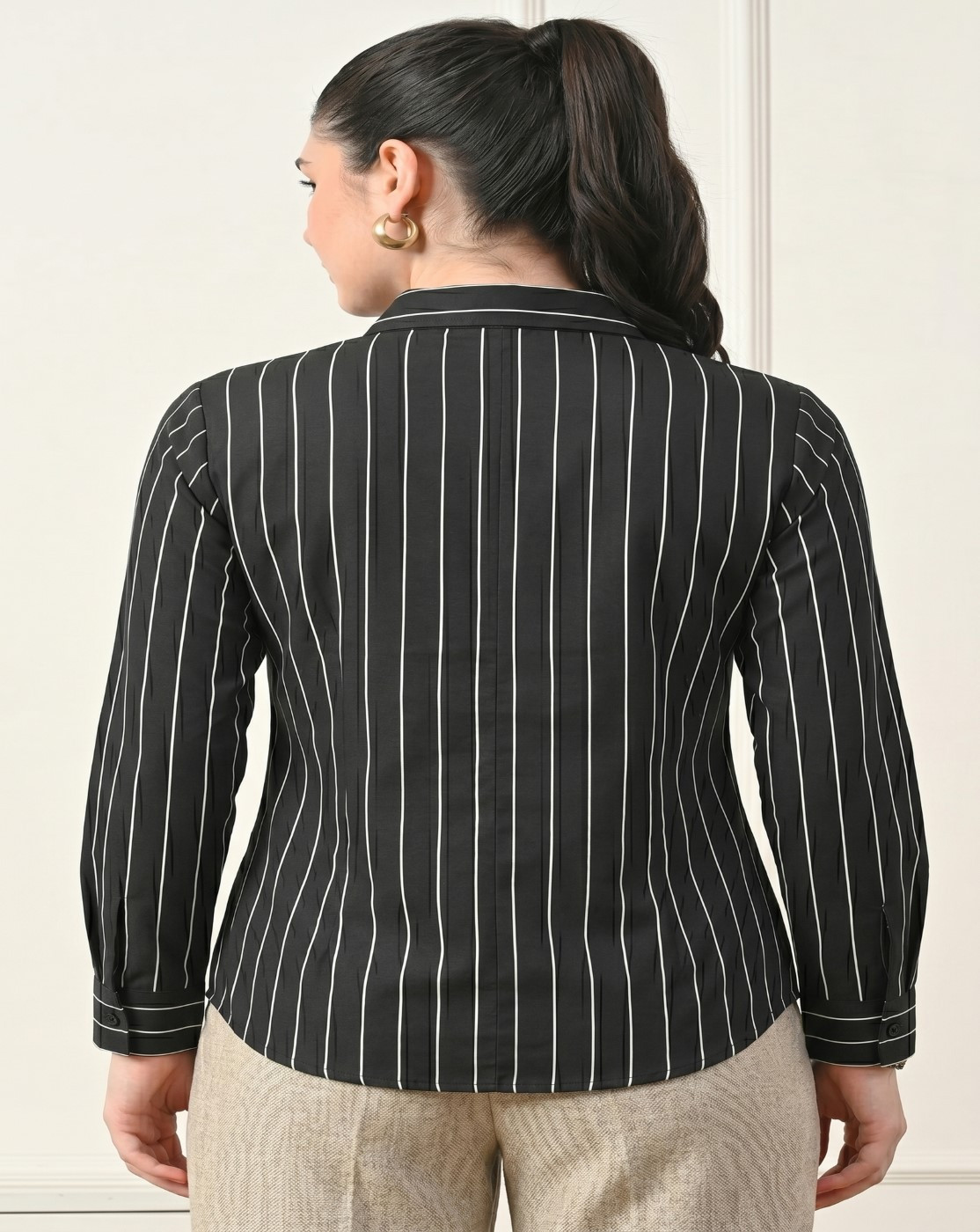 Women stripe shirt  (black)