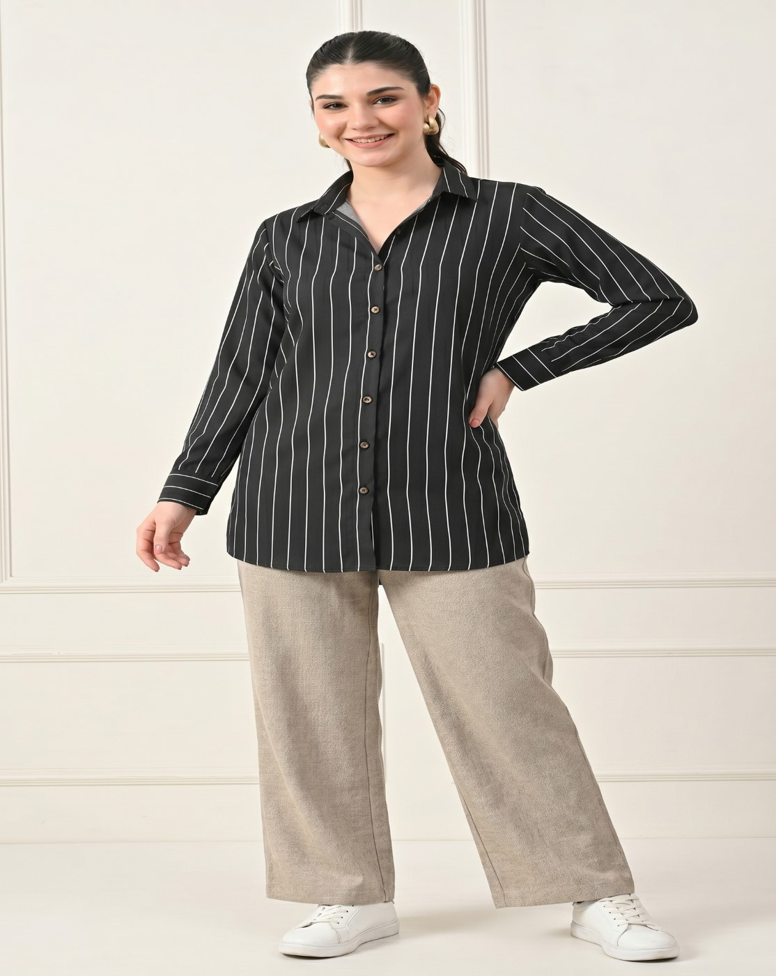 Women stripe shirt  (black)