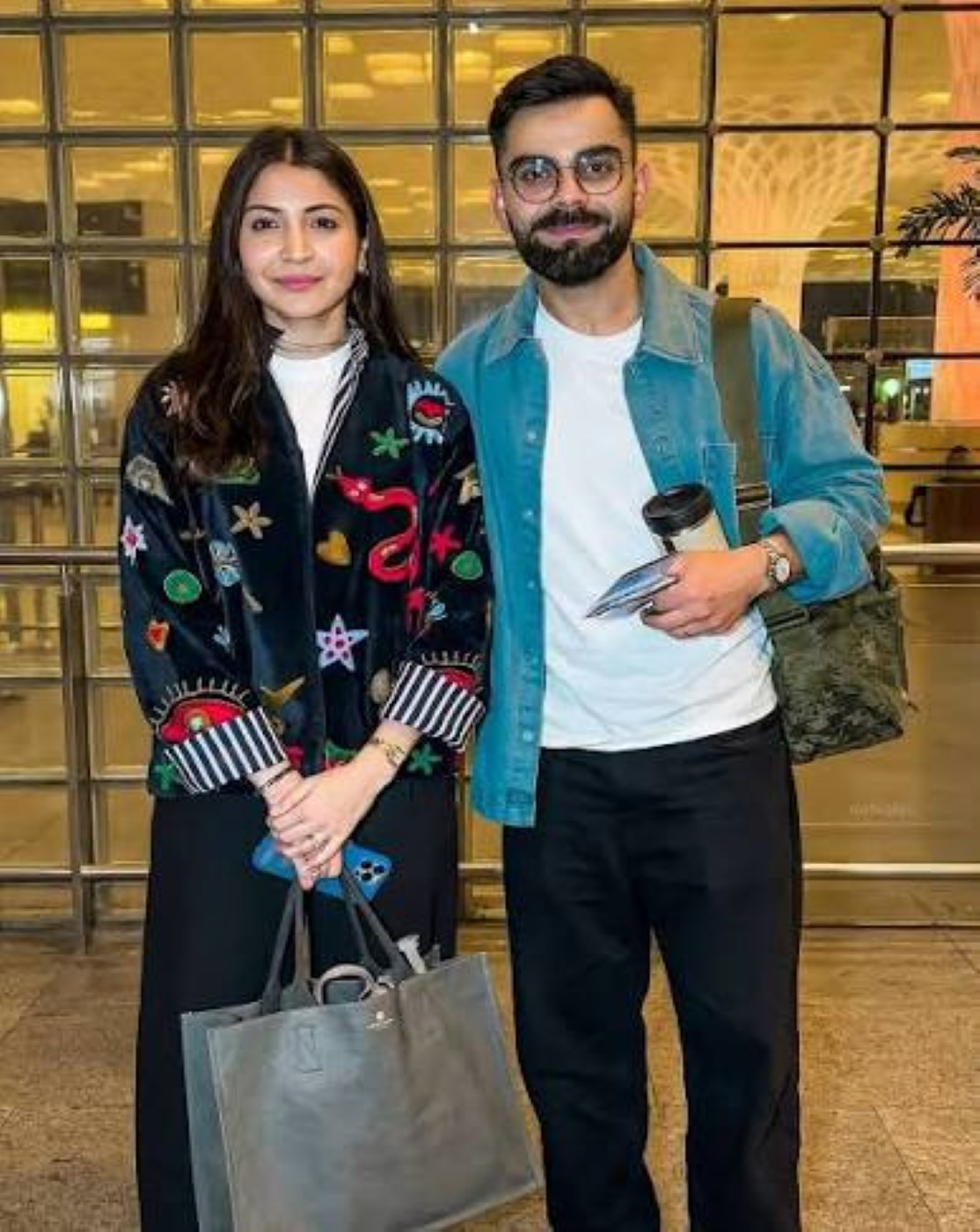 Anushka sharma embroidered velvet jacket (black multicolor)