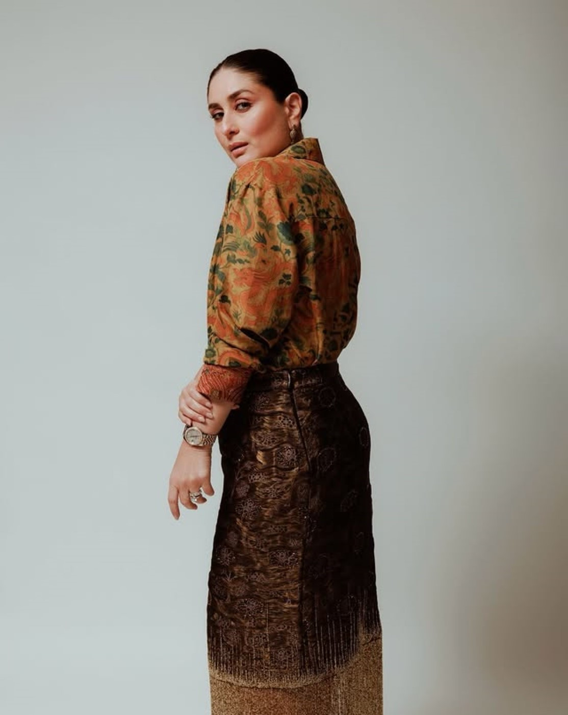 kareena kapoor printed shirt (mustard floral)